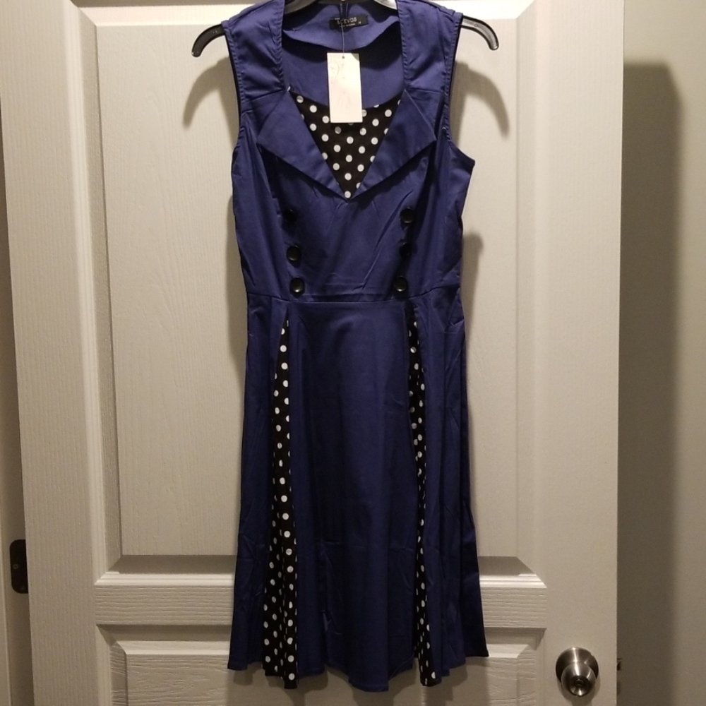 Women's Dress - Picture 1 of 1